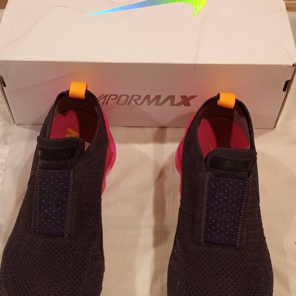VAPORMAX - Picture 5 of 7